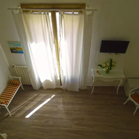 Mescia Marina 3*