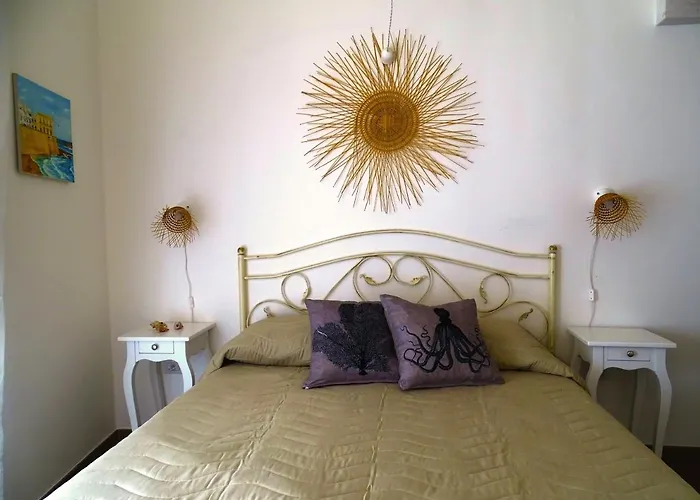 Bed & Breakfast Mescia Marina 3*